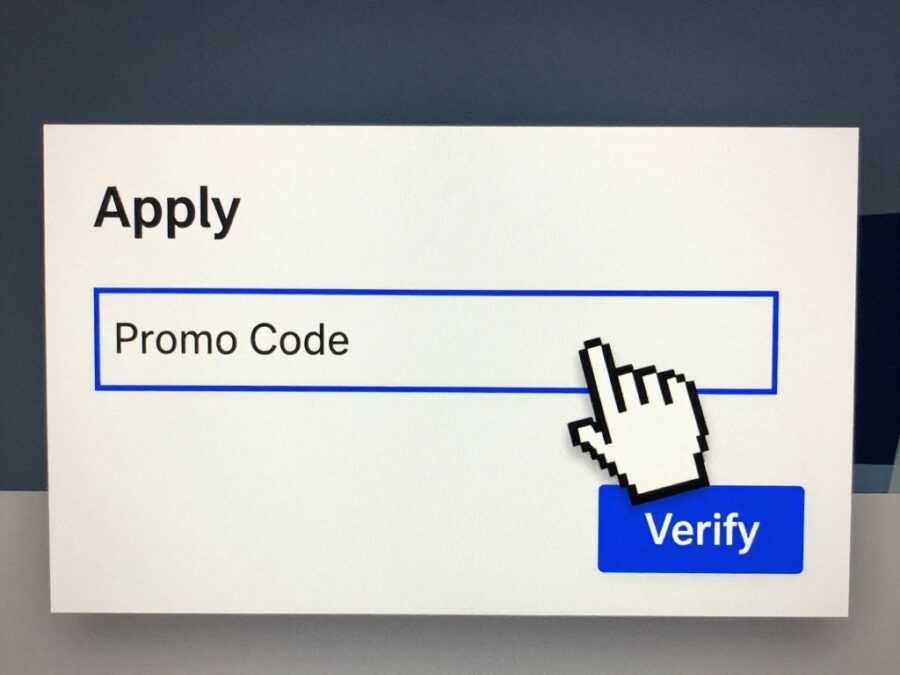 Applying the Jasper AI promo code with the apply button highlighted